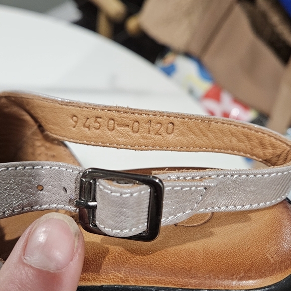 BONAVI Leather Perforated Silver Sling Back Block Heeled Sandal.Size US 7.5 - Picture 11 of 12